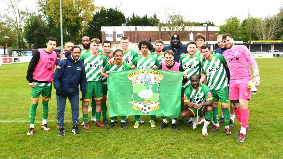 Great day of football yesterday <a href="/AylesburyUtdFC/">Aylesbury United FC</a> beat <a href="/Biggleswade1874/">Biggleswade Town FC</a> 1-0 which means THE DUCKS ARE STAYING UP 💚💚💚