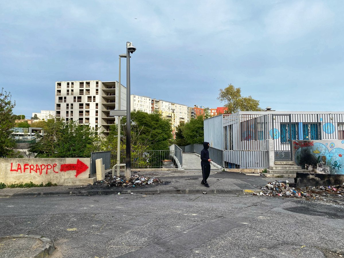 In Marseille’s ‘quartiers nord’ teenage drug dealers have one job: wait or run. In parts of the northern quarters, people living below poverty line is as high as 51% My dispatch for the Sunday Times thetimes.co.uk/article/f97999… Film w/@FlavianCharuel @Freddie_G7 on C4 News tomorrow