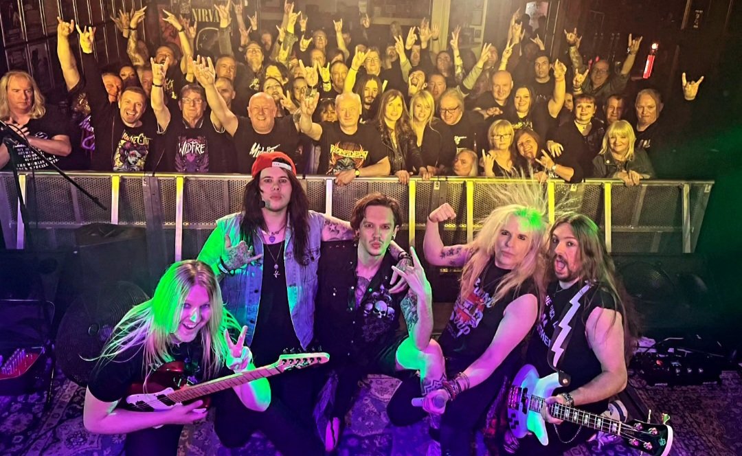 Incredible night at Waterloo in Blackpool last night! Favourite night of the tour so far 💜 The RAISE THE DEAD UK TOUR continues next weekend at Billesley Rock Club on Friday and The Old Cold Store on Saturday. Ticket link below 👇 linktr.ee/midnitecityoff…