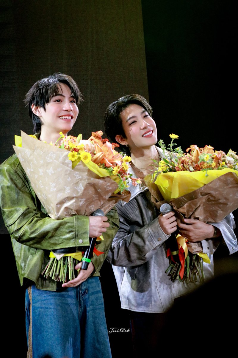 Juillet_Quan's tweet photo. 💐

#FirstKhaotung1stFMinRome
#เฟิร์สข้าวตัง
#firstkhaotung https://t.co/GgOFLiV4Bm