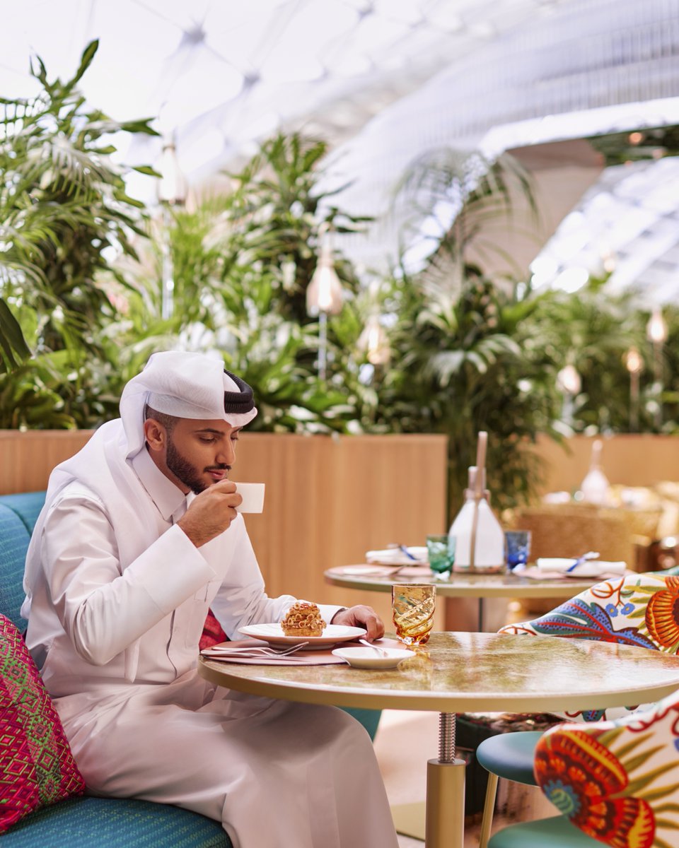 Enjoy an experience like no other at the one and only @LouisVuitton café @HIAQatar 

#QatarAirways 
#GoingPlacesTogether