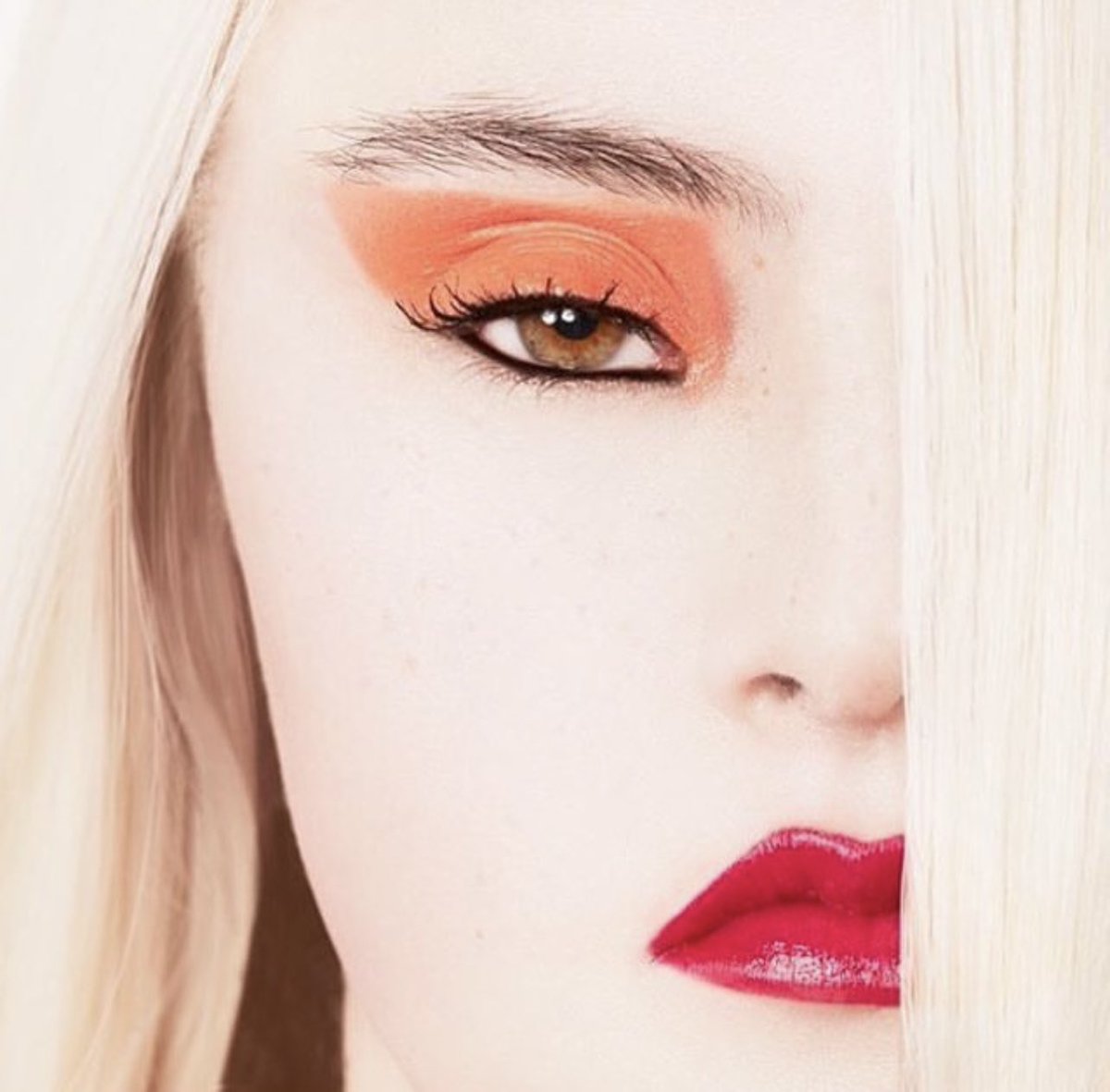 Holly Riseborough by Elise Dumontet  for <a href="/Radical__Beauty/">RadicalBeautyProject</a> 

#radicalbeautyproject #photography #downsyndrome #t21