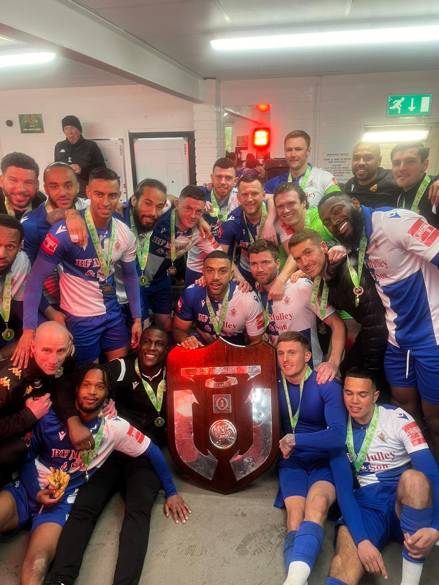 Some group ❤️ 100 point season &amp; Champions 🔵⚪️ what a club <a href="/HornchurchFC/">Hornchurch FC</a>