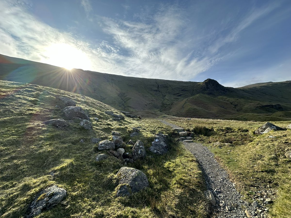 JenWalkingUK's tweet photo. I love being out for sunrise so that I don’t miss out on amazing moments like this cloud inversion as light hit Borrowdale valley. 

#CoastToCoast #NationalTrail #C2C #LakeDistrict #Cumbria https://t.co/ePMxKZDhq3