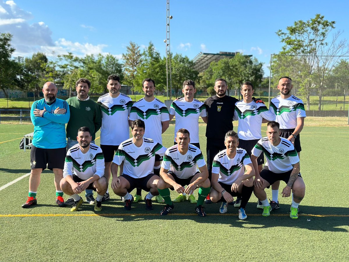 Estamos de estreno hoy. Así comparece la Peña Betica La Esquinita en la Copa Javi Elias organizada por nuestros amigos <a href="/PBJuanAndante/">PB Juan Andante</a> Vamos allá 💪🏻🇳🇬💚