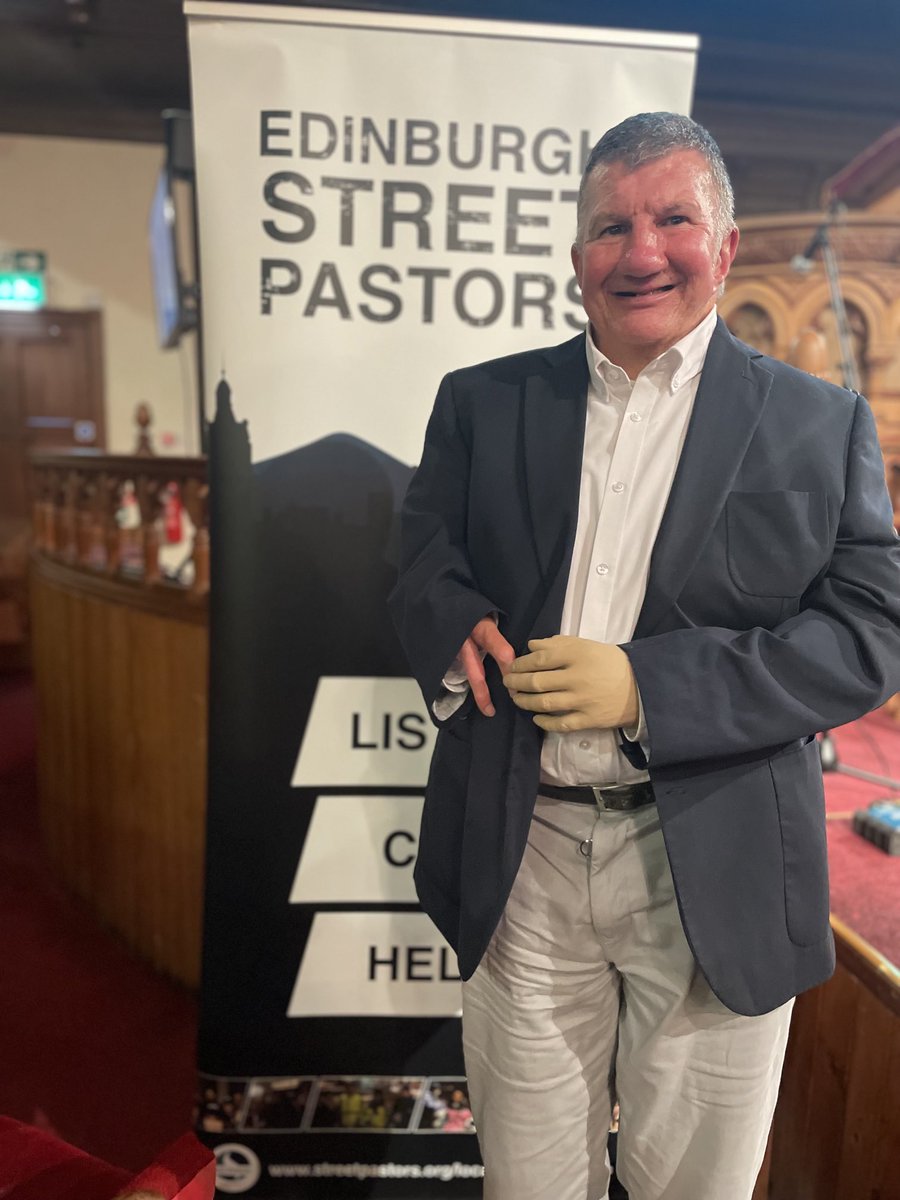 Pleasure to join ⁦@StreetPastors⁩ Edinburgh last night for their 15th annual celebration. ⁦@LordProvostEdin⁩ and Police Scotland recognising the great work they do.