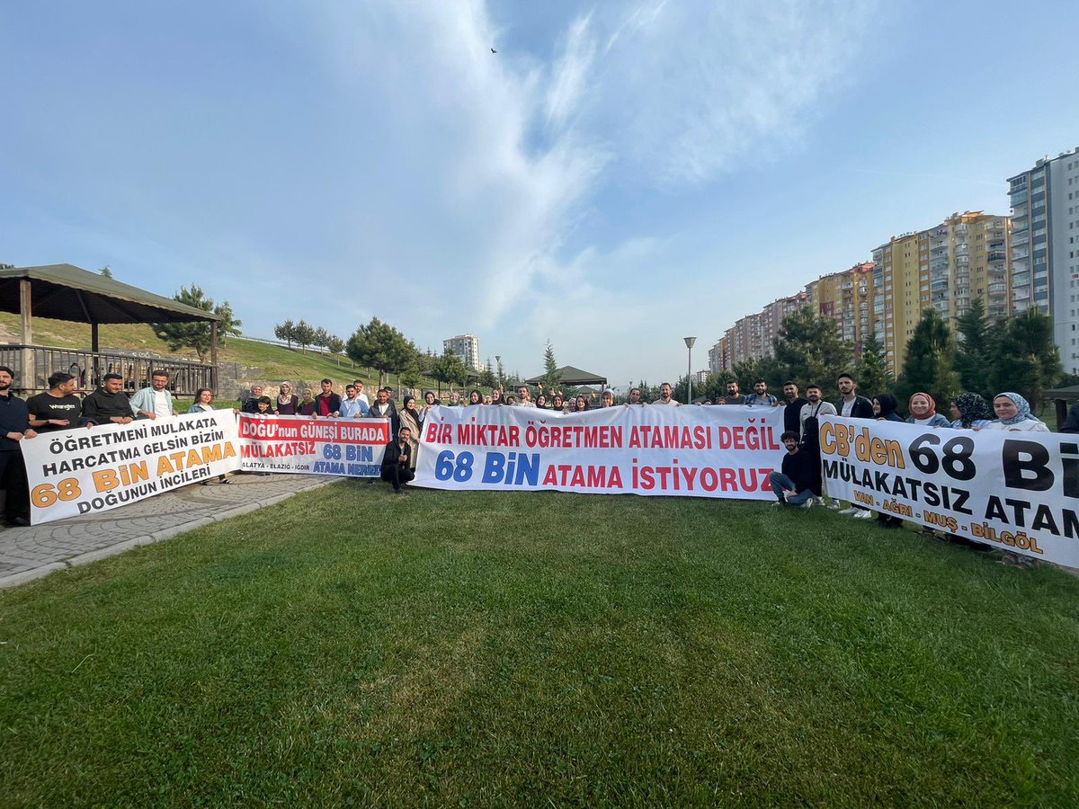 TR_Besyo's tweet photo. Bir miktar için değil en az 68Bin atama için öğretmenler Ulus'ta yerini aldı. 

Ataması yapılmayan öğretmenlerimizin artık bu haklı istekleri duyulmalı ve ivedikle MÜLAKATSIZ atama yapılmalıdır. 

 Sn @RTErdogan
Sn @Yusuf__Tekin
Sn @memetsimsek

#Mülakatsız68BinÖğretmenUlusta https://t.co/BI1rDX01SH