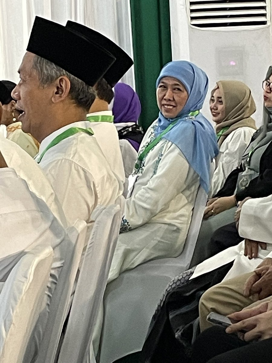 Halal Bihalal & Silaturahmi as a guest of Nahdlatul Ulama today. A pleasure to meet up with President-Elect Prabowo and Vice President-Elect Gibran, as well as ex Governor Ibu Khofifa. Mohon maaf lahir dan batin 🙏 @nahdlatululama #Prabowo #Gibran @UKinIndonesia