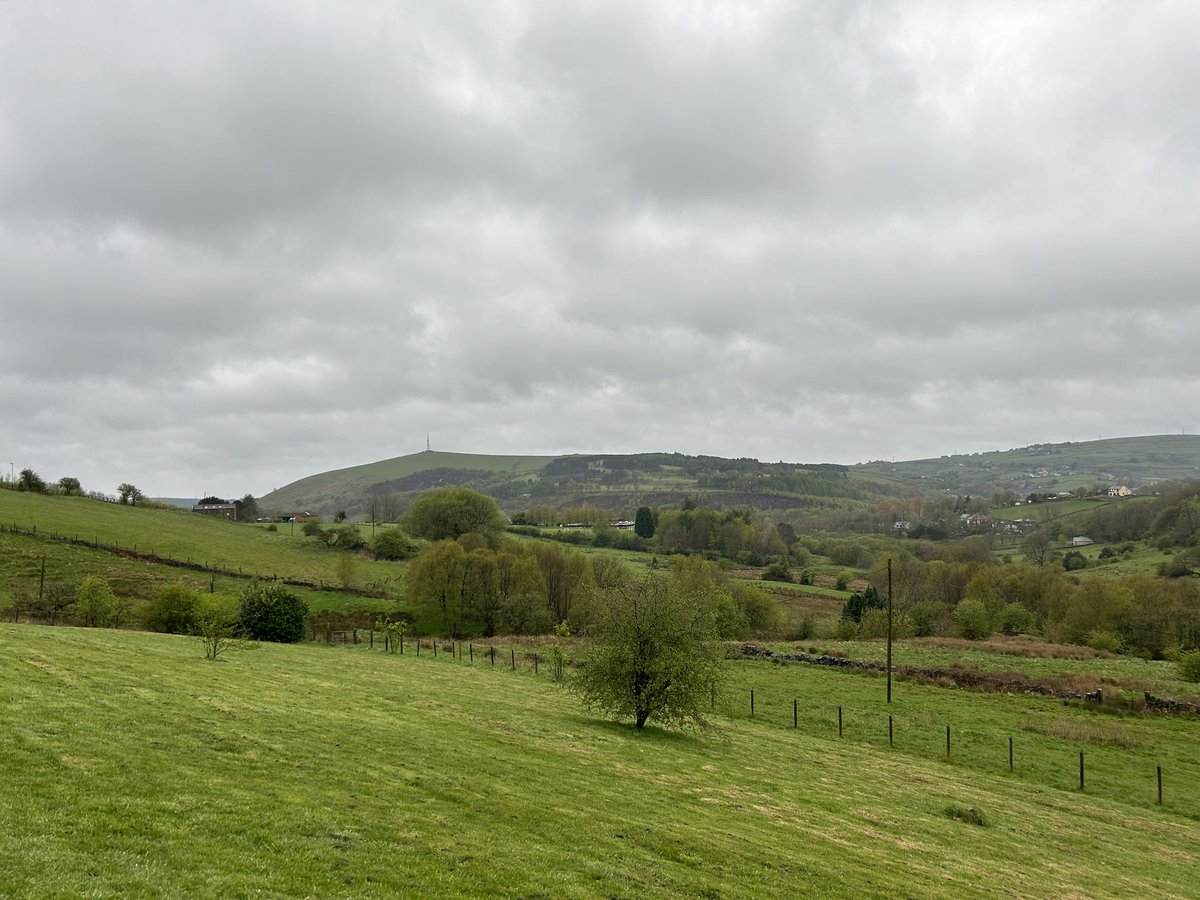 andyb066's tweet photo. Good morning @runningpunks weekend pilgrimage up to Meg’s garden #muddymilesformegs @BipolarUK Bristol 1/2 marathon training #VRC #runningpunks #runningpunk https://t.co/yhWRBXIIxc