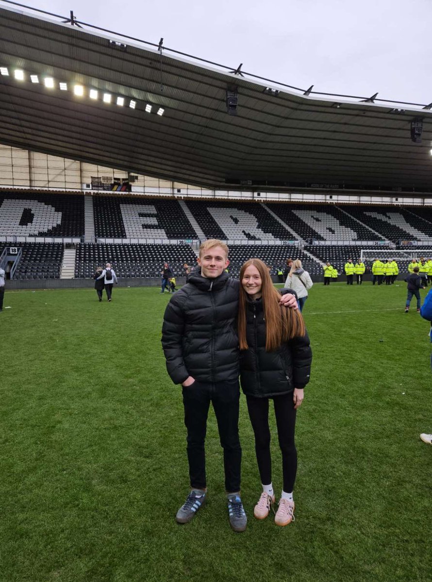 _oliiiiii's tweet photo. Championship again ole ole ole🐏 #dcfc https://t.co/rVNjS1EPE4