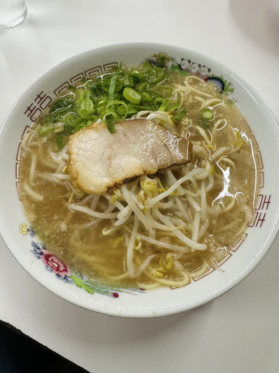 初めての岩国へ。まずはOK間から聞いた安藤刀匠おすすめのラーメンを堪能。懐かしくて優しさに包まれるような美味しさでした。