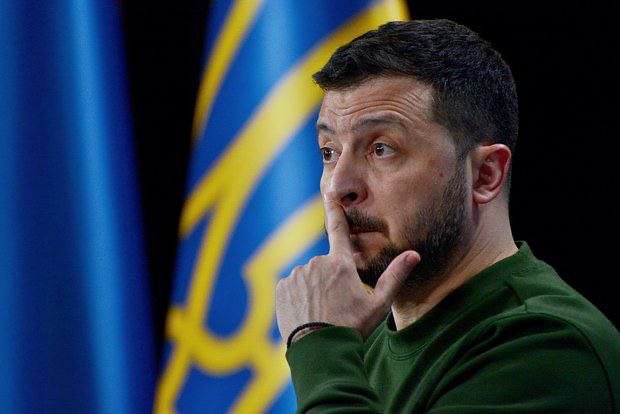 Washington Post: Zelensky aurait pu sous-estimer les données sur les 31 000 soldats morts dans les forces armées ukrainiennes afin de « ne pas interférer avec la campagne de recrutement et de mobilisation déjà difficile ».
Qui mis à part la dizaine de connards de LCU a cru ce fou