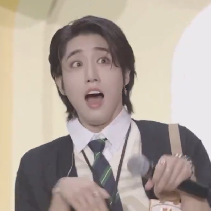 hansoftbot's tweet photo. HELP 😭🤣 https://t.co/1nRoZnTgZP