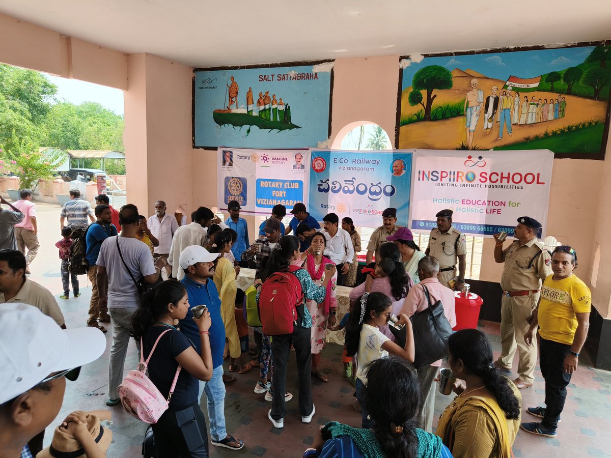 @RailMinIndia @EastCoastRail @DRMSambalpur @DRMKhurdaRoad @serailwaykol @SCRailwayIndia Rail passengers got delighted at Vizianagaram station when railway staff together with NGOs provided buttermilk to the public in scorching summer.