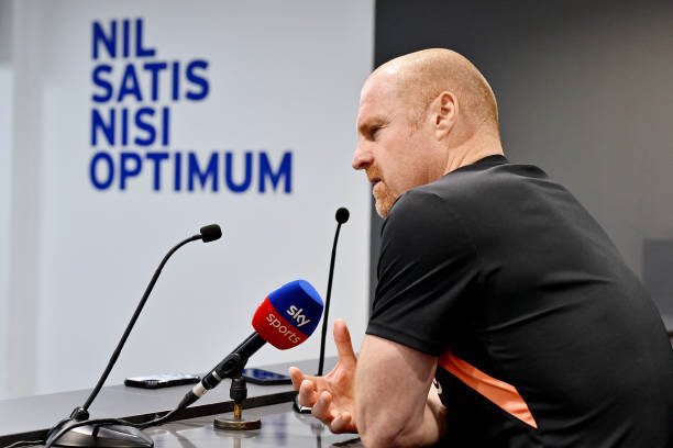 DoctorFantazy's tweet image. ثاني أكبر عدد من الكلين شيت في الدوري. 
رابع أقل فريق استقبل أهداف. 
١٢ انتصار (أكثر من دي زيربي و مساوي ل ايرايولا مدرب بورنموث و ماركو سيلڤا مدرب فولام و أقل بانتصار وحيد من تشلسي).
خصم ٨ نقاط - لم يهتم 
عدم وجود موارد مالية او صفقات - لم يهتم 
عدم وجود ادارة مستقرة أصلا للنادي…