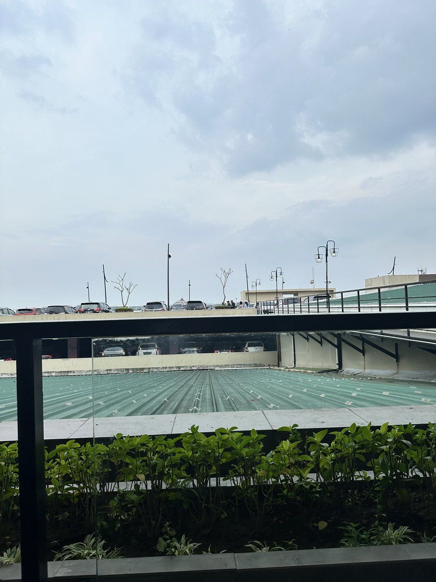 anymous2famous's tweet photo. Sendiri banget nih, yang di solo paragon boleh lah sini https://t.co/GHbQ8qnUoD