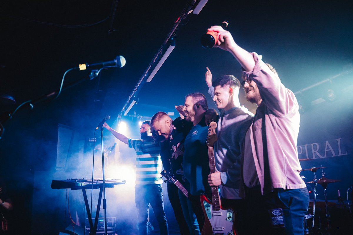 Spiral Cities (@spiralcities_) on Twitter photo Glasgow never disappoints 👏🏻
Thank you for all the love and support 💜
<a href="/kingtuts/">King Tut's Wah Wah Hut</a> Glasgow never disappoints 👏🏻
Thank you for all the love and support 💜
<a href="/kingtuts/">King Tut's Wah Wah Hut</a>
