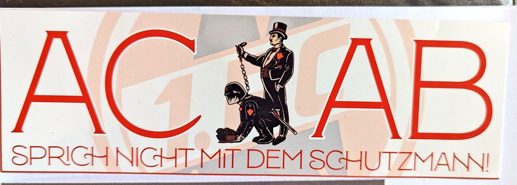 1jour1stick's tweet photo. Direction Cologne pour un joli #StickACAB "ne parle pas au policier!" https://t.co/SVZ7HIrfeE
