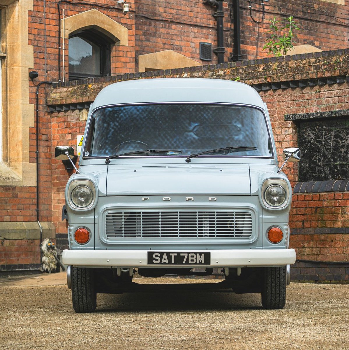 Offered directly from @mikebrewer 's personal collection, this 1974 Ford Transit Mk1 LWB Twin Wheel, is going up for auction at @supercarfest

Possibly the finest low-mileage example available, rescued by Mike for an episode of @wheelerdealers

#iconicauctioneers