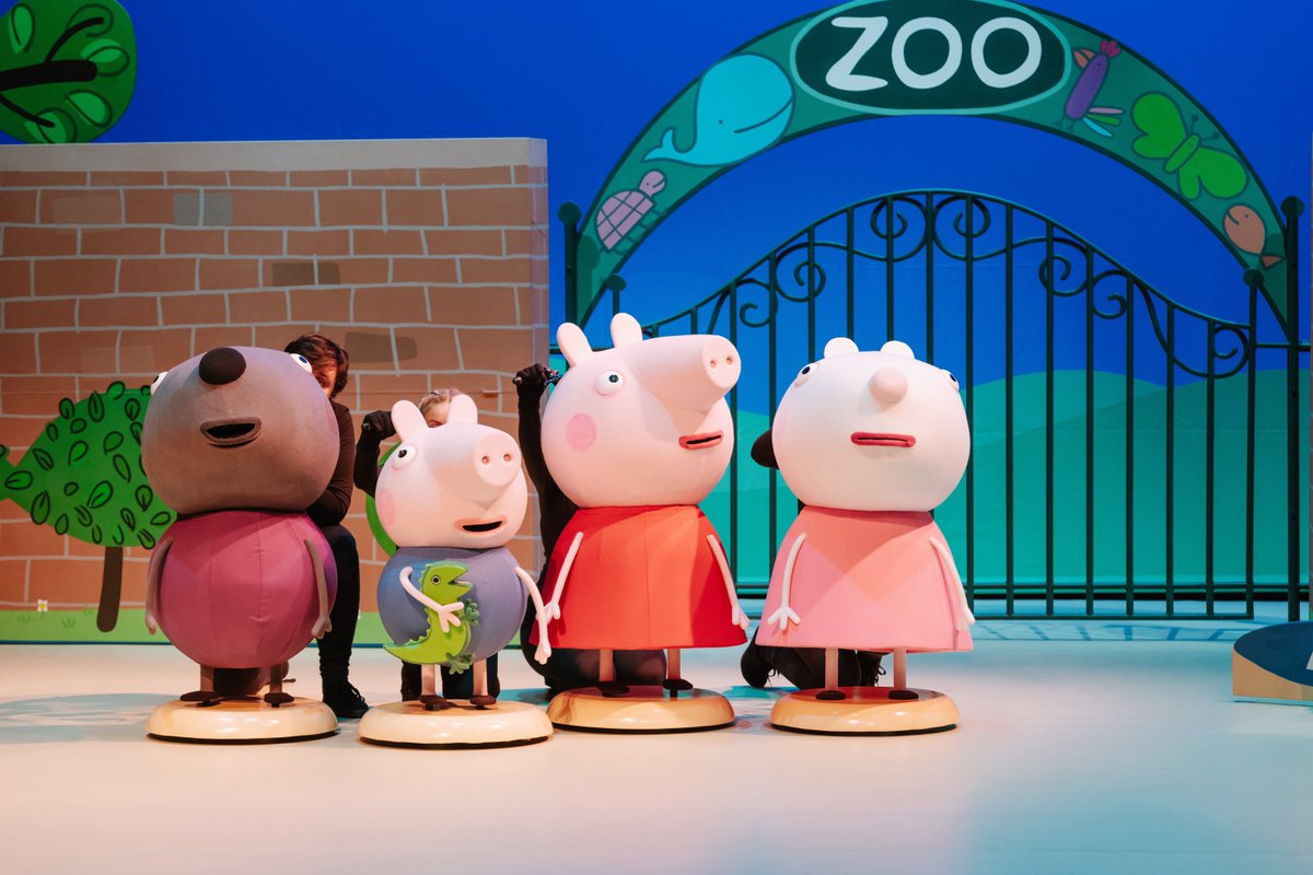 All of Peppa's friends ready for a magical day out! 💗 #PeppaPigLive