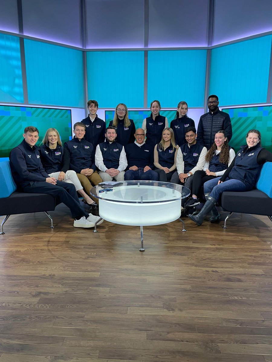 Bring your cadets to work day! The @RacingMediaAca Class ‘24 will be live on @SkySportsRacing and @AtTheRaces this morning with yours truly and @hayleyjanemoore in the hot seat 📺 ch415 ⏰ 10.20am