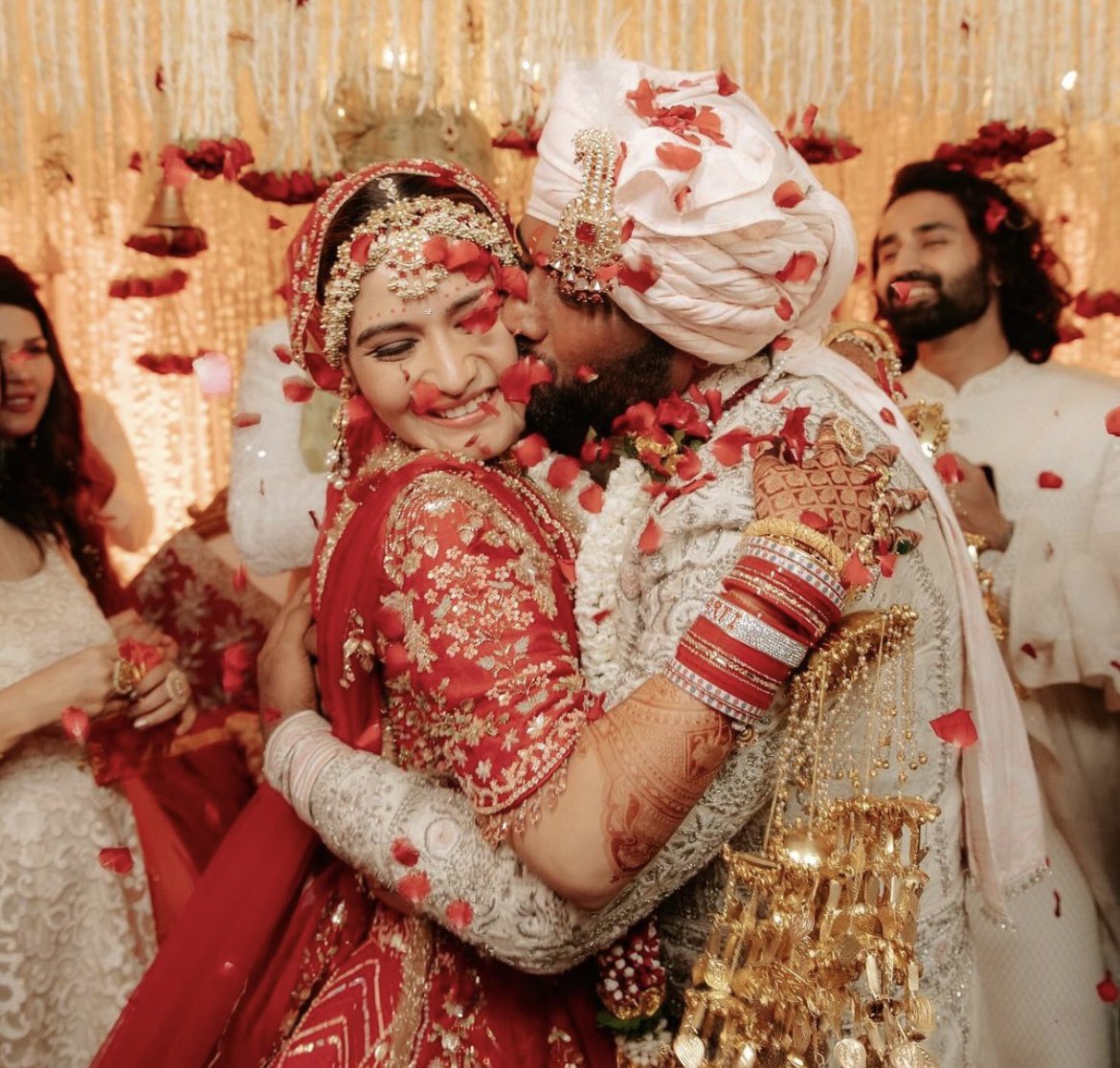 .@ArtiSingh005 shares new pics with husband #DipakChauhan from their wedding ceremony #ArtiSingh