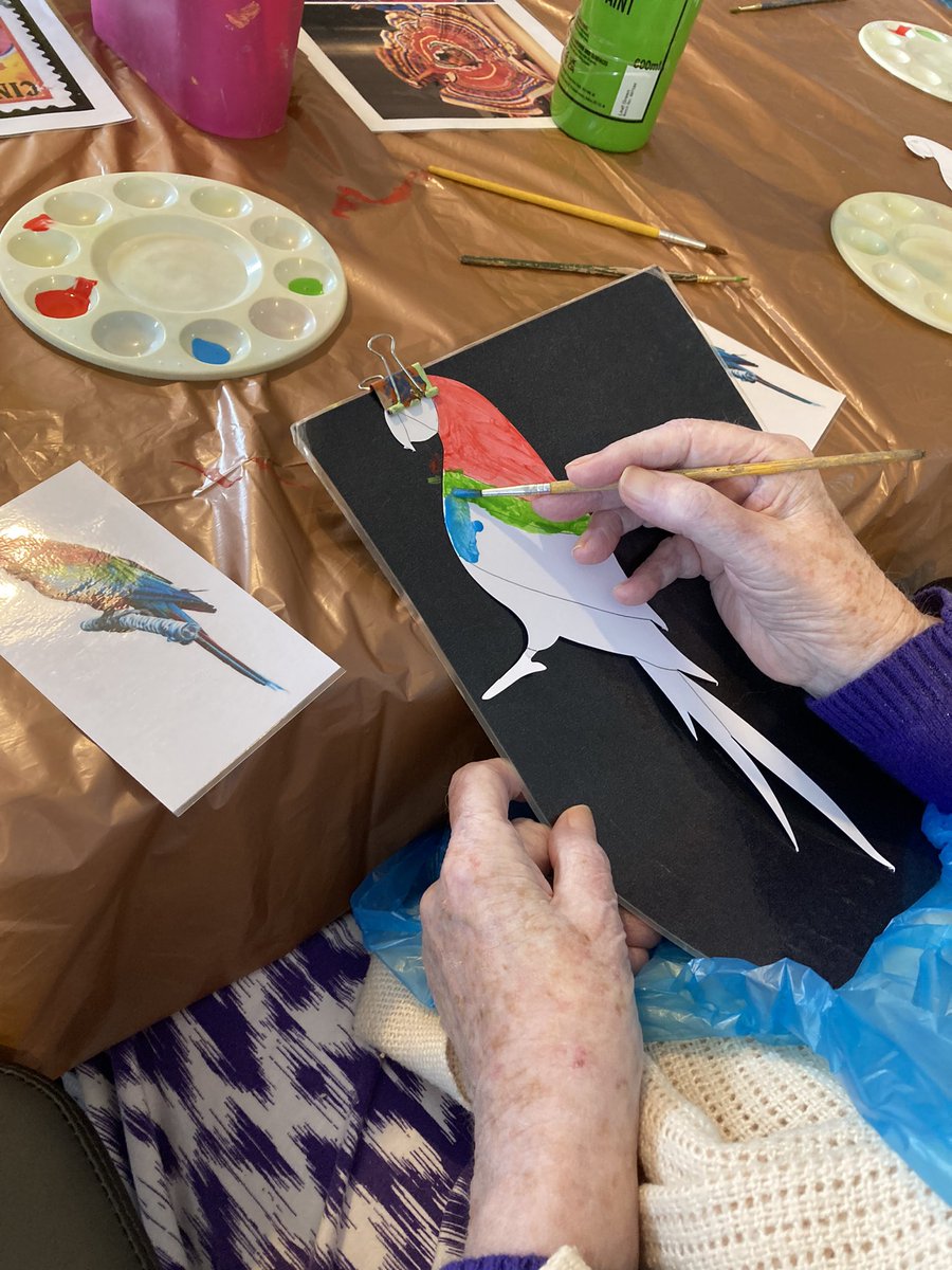 Such fun naming all our #parrots for this fabulous #cincodemayo #festival inspired artwork by the artists of #RegencyHouse @HallmarkCare #cardiff Beautiful work😍👏

#creativemojo #carehomefun #artactivities #wellbeing
#LivingLaterLifeWell #carehomeactivities