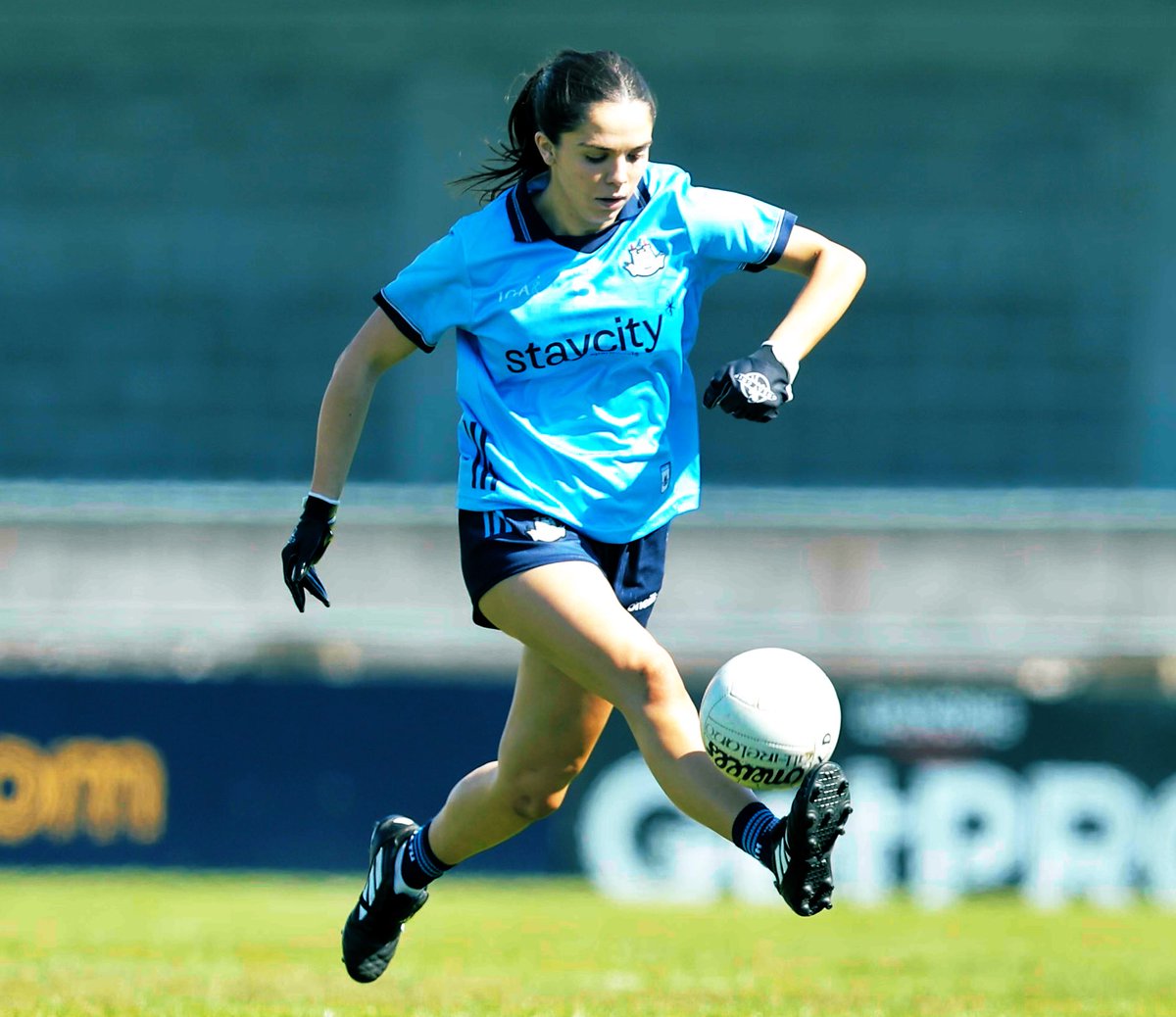 GAME DAY! 

The Dubs are on the road to Portlaoise for their TG4 @LeinsterLGFA 2nd Rd SFC fixture vs Laois 

Laois Hire O’Moore Park | 14:00pm 

Team news 👉🏻 dublinladiesgaelic.ie/news-detail/10…

#DublinLGFA #COYGIB #UpTheDubs