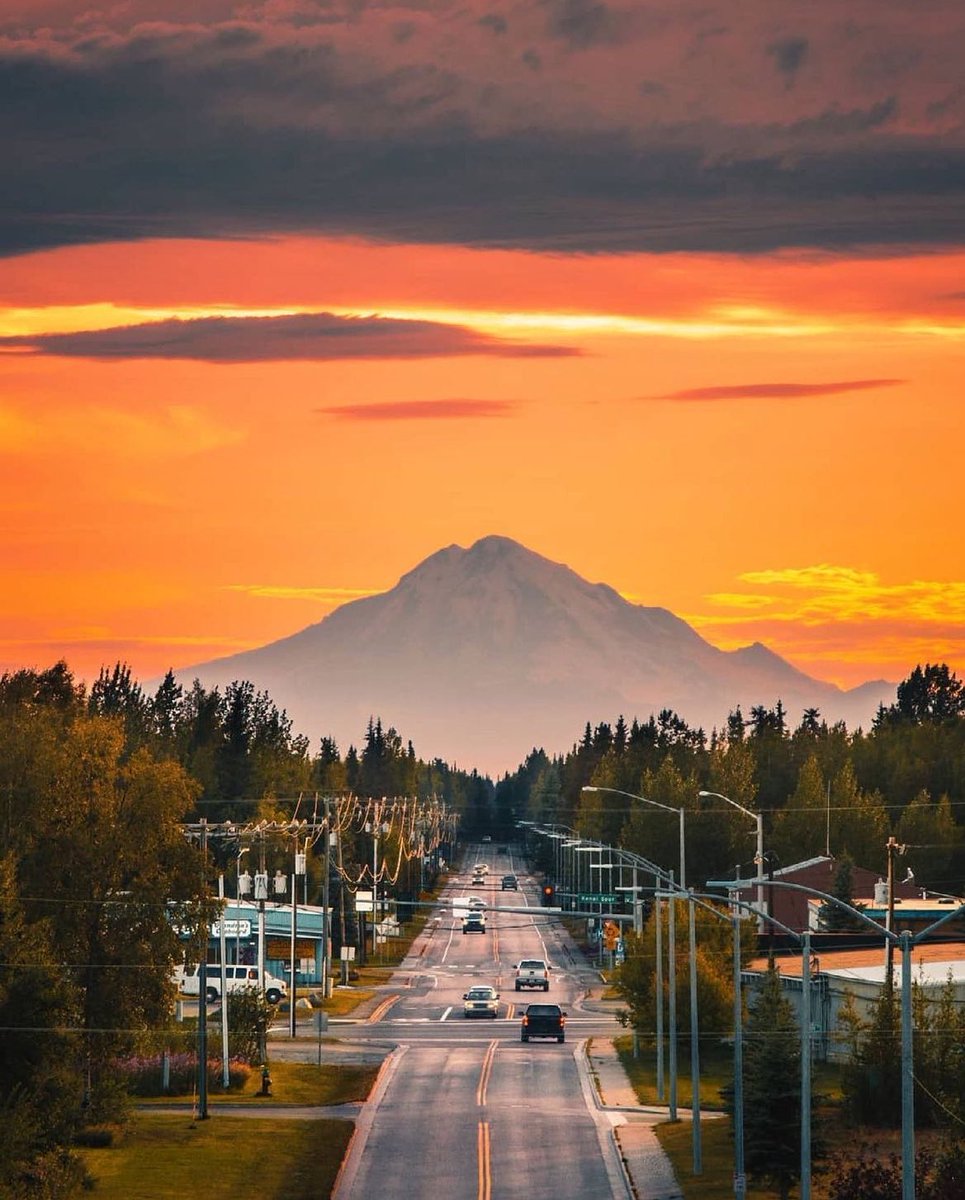 Midnight sunsets in Alaska ✨