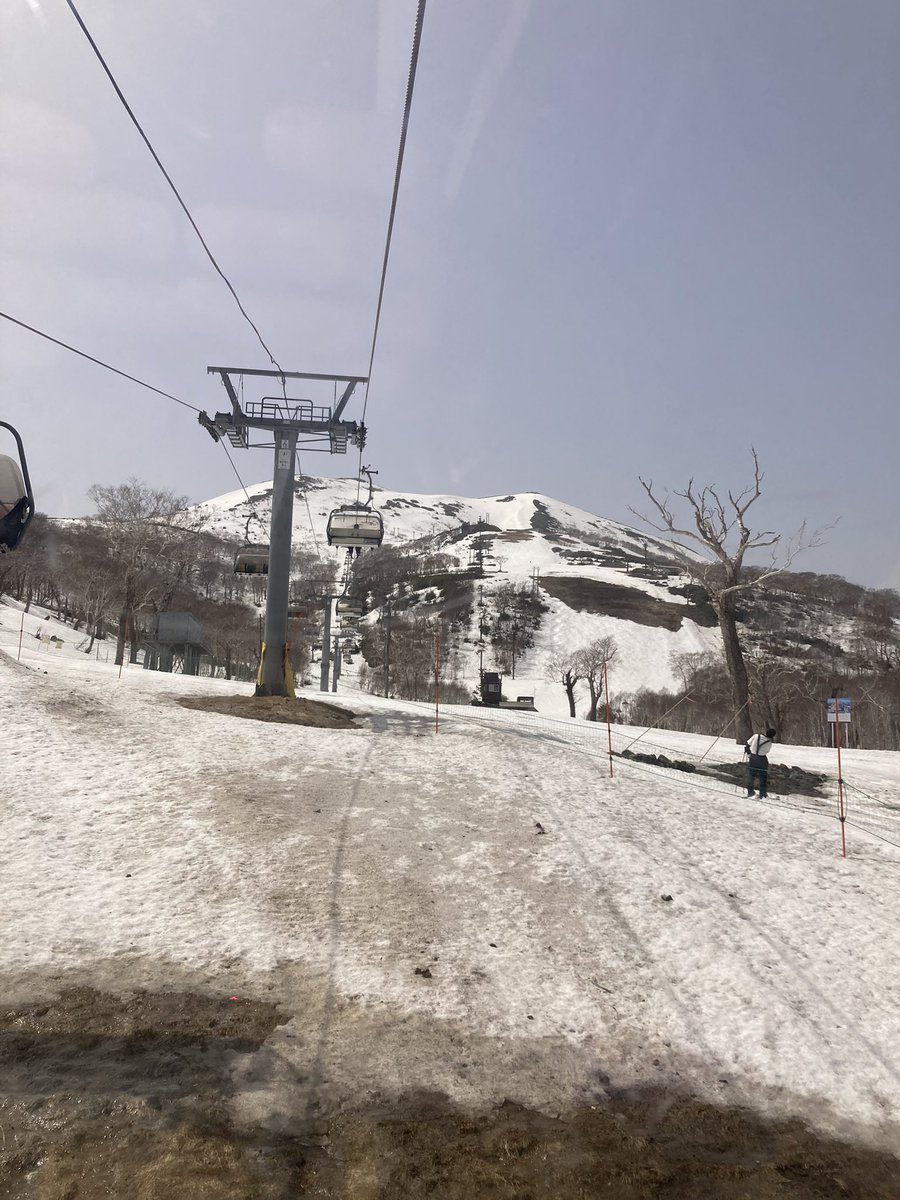 SeigoSnow's tweet photo. 昨日4/27のニセコグランヒラフ https://t.co/xjVQudC7KR