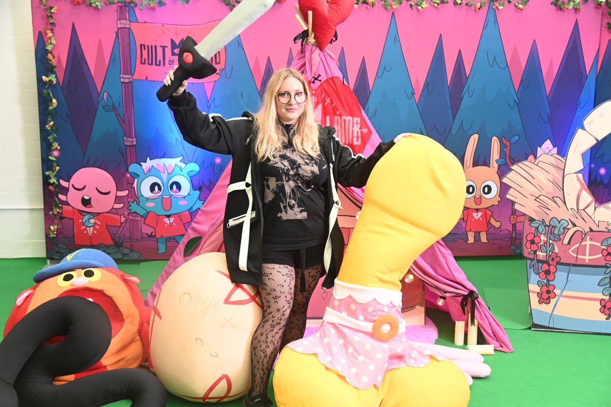 AliceGriever's tweet photo. I loved this photo area at @WASDlive_ ๐
They had so many props to choose from ๐ค
@cultofthelamb #devolverswag https://t.co/wb8dhmOkpz