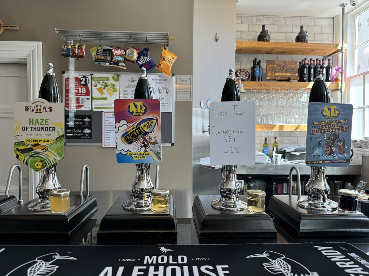 Sunday’s cask ale from 3pm to 9pm - Haze of thunder - @brewyorkbeer Polaris Azacca Missile - @4tsbrewery Chinookan VPA - @greytreesbrewer Stout Detectives - @4tsbrewery