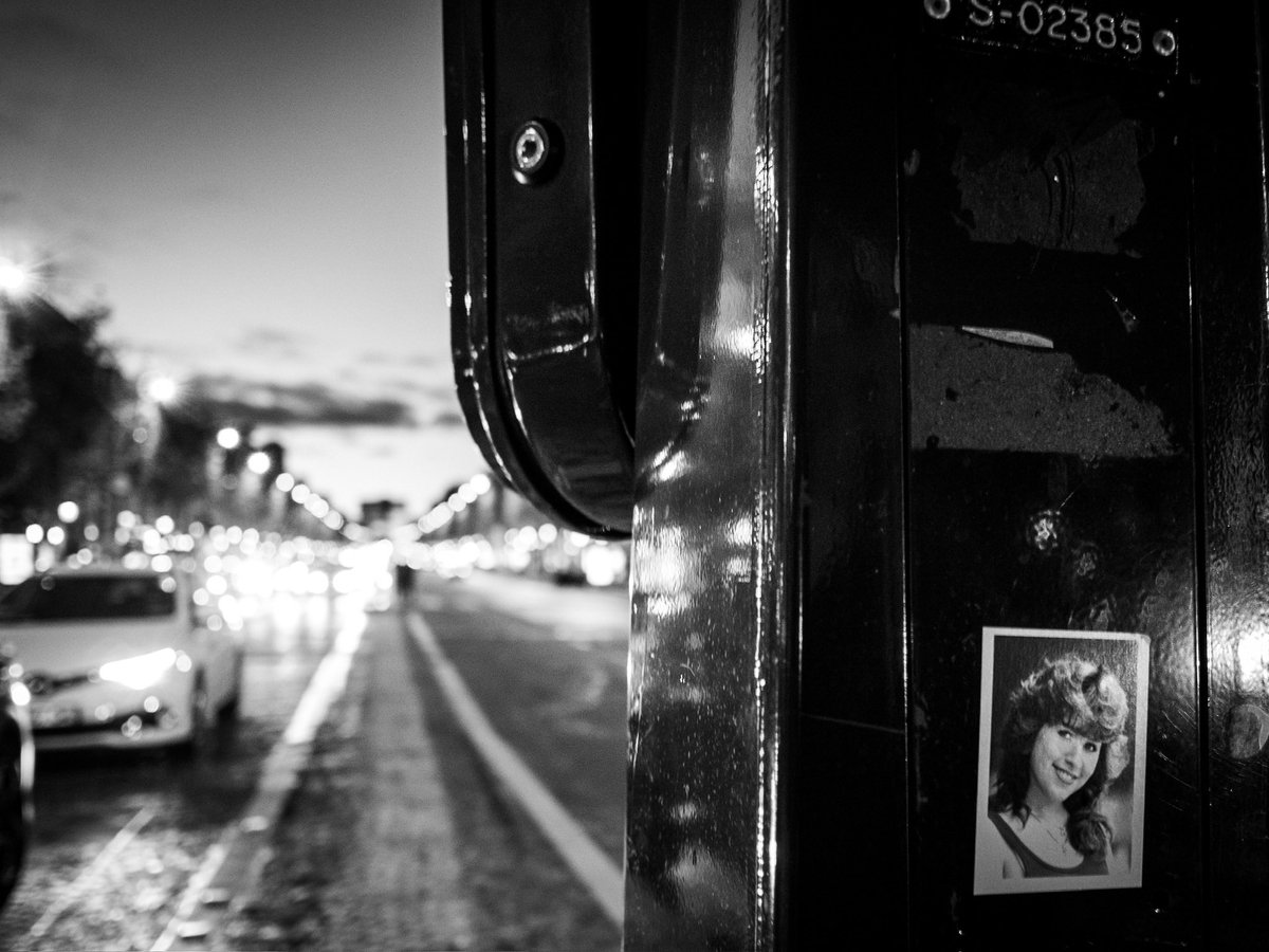 #bonjour

#old #sticker 🙂 #champselysees #paris #iledefrance #france
Color version 👉 answer 

#cars #street #streetlights #monument #shotbyme #shotonlumix #parisphoto #reponsesphoto #lensonstreets #lensculturestreets #streetphotography #beautyinthestreets #nightlight