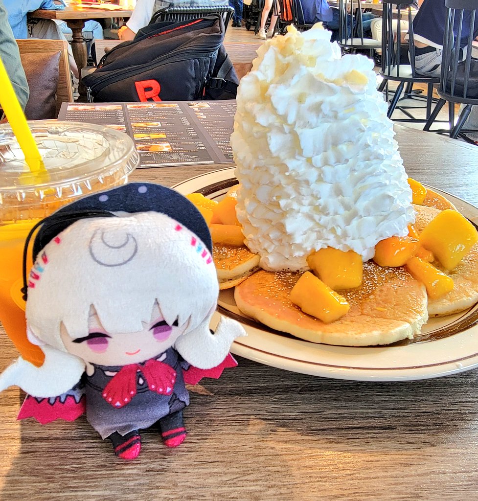 pancake with mumu puppet☺️🤍
ホイップ山盛りで美味しかった！
#ReimuEndou