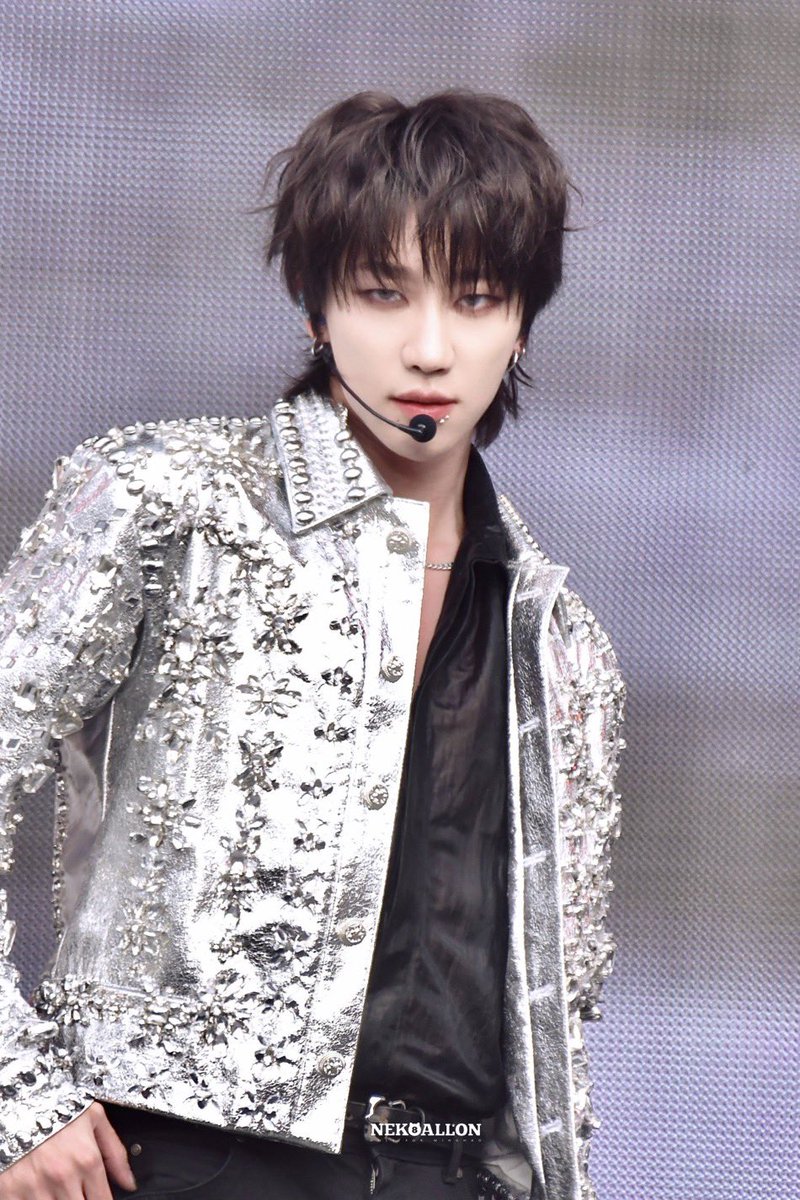 intoxmhao's tweet photo. THE8                                                    MINGHAO https://t.co/HhMmJRo9AQ
