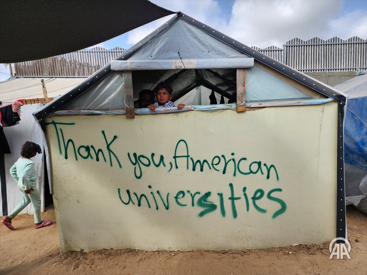 📩Message received': Gaza's displaced thank US students for solidarity protests Displaced Palestinians write thank you messages on tents in southern Gaza Strip city of Rafah v.aa.com.tr/3204249