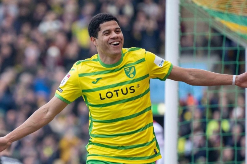 🟩🟨 One Sara masterclass later and City on the cusp of the playoffs. 🗣️ @Gary_Gowers 🗨️ 'Best we make the most of Sara while we still can. Like Maddison and Buendia before him, he’s outgrown us all too quickly.' Read here👇 norwichcity.myfootballwriter.com/2024/04/28/one…