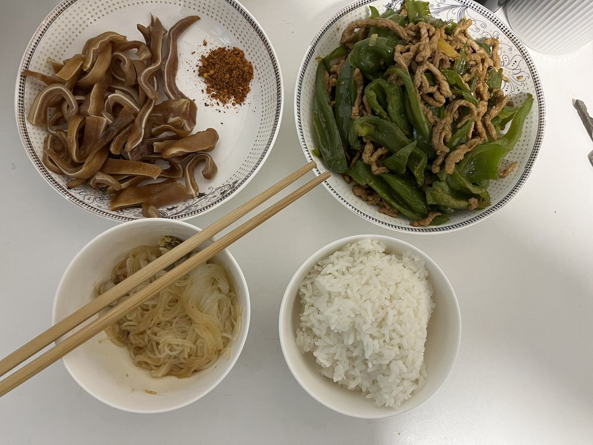 BSRh86761981's tweet photo. 分享一下自己做的飯 https://t.co/HgQH2BcHRy