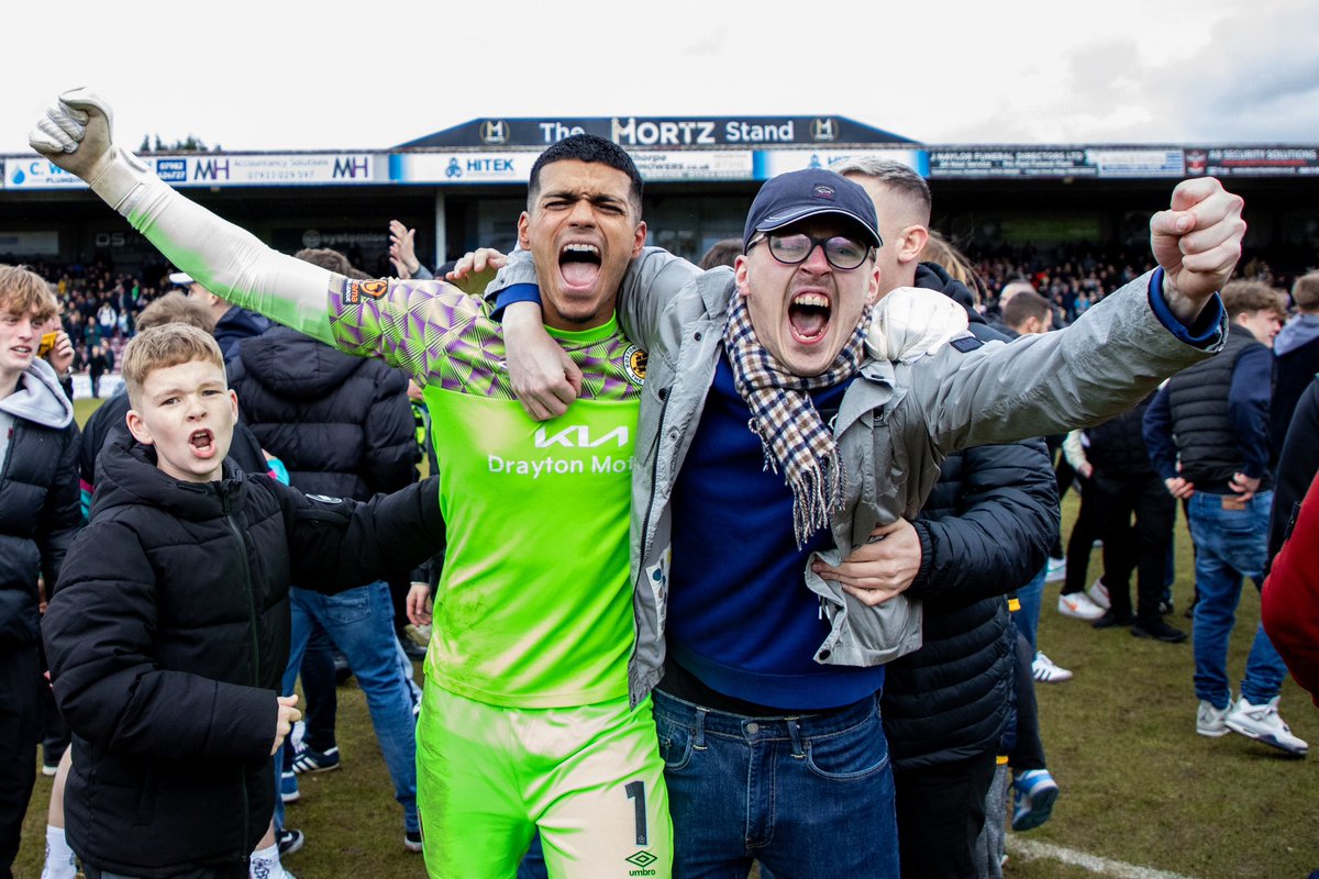 5 clean sheets in a row
Not conceded in 593 minutes
3 penalty saves in shootouts this week
24 clean sheets in 57 BUFC games

Cameron Gregory 🧡💚