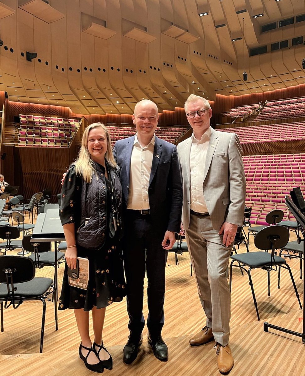 Last night's #Sibelius concert at iconic @SydOperaHouse was unforgettable. Grateful to Maestro @OsmoVanska and the @sydsymph for bringing out both the grandeur and fine details of Sibelius. Soprano Helena Juntunen commanded the stage with incredible clarity. 🇫🇮🇦🇺 @FinEmbAustralia