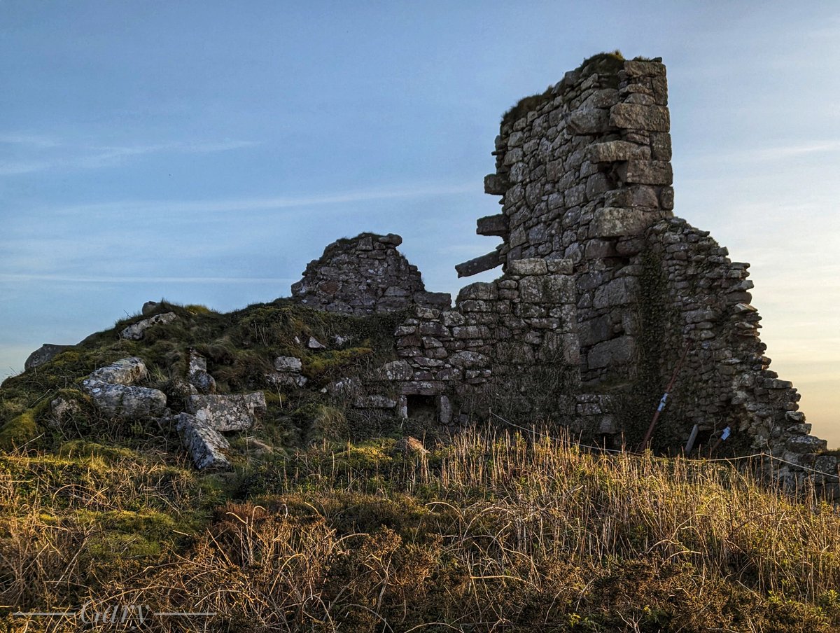 gazeaton61's tweet photo. Garden Mine or Watch Croft Tin Mine near Carn Galver Mines. This is an Ancient mine working with several NW trending lodes on the west and north-west slopes of Watch Croft, where some shafts remain. #myphotos #tinmines #googlepixel7pro #enjoy #cornwallmining #ourheritage https://t.co/T2U7eB5Sx7