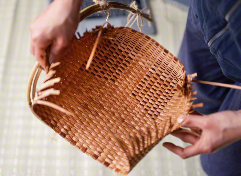 聖教新聞【公式】 в X: „🧺江戸時代から伝わる農具「箕」を編み 聖教新聞【公式】 в X: „🧺江戸時代から伝わる農具「箕」を編み