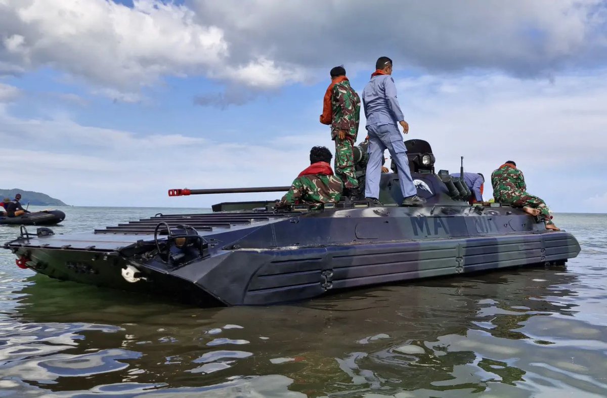 Indonesian Marine Corps BVP-2 IFV on Natuna Island during a recent combat readiness inspection

#ForwardPresence 

📸 TNI AL / 1st Marine Force