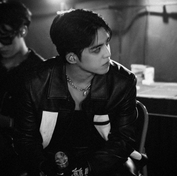 _jeongcheology's tweet photo. SLY GAMER (ver. 2)  — 🔞
a #coupjeong one shot smut

Where in, Han was caught sending his lover's (SC) d1ck to his friend proving he ain't single anymore. 

SOON. https://t.co/YSdUKksY8H