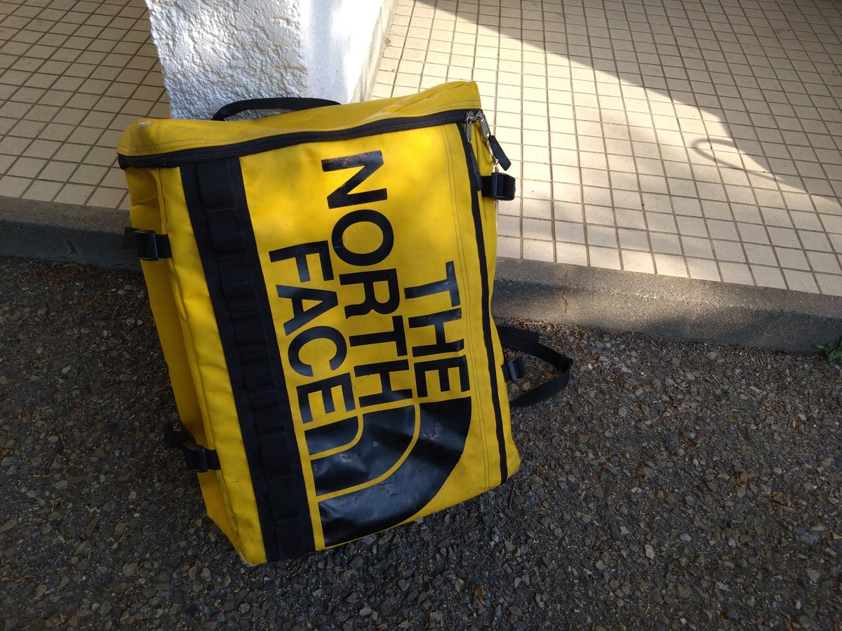 ノースフェイスにて
エコバッグが入ったミニバッグを購入、やっと欲しい黄色が見つかりました！ルークにはちょっと大きいようです
#ザ・ノース・フェイス
#ミニチュア
