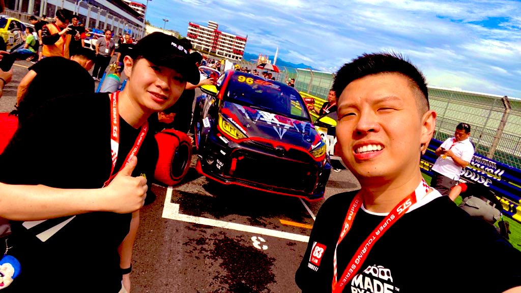 Myen0509's tweet photo. We met because of @BoredApeYC 

I'm glad @0xand3es  invited me to watch the racing event.

It's a very cool experience.

The key point also won the championship.

@frenschocolates 
@SaaSyLabs 
@TeamSX83 
@TSTE260982 
@uncle_weswes https://t.co/e9dURRzOYT