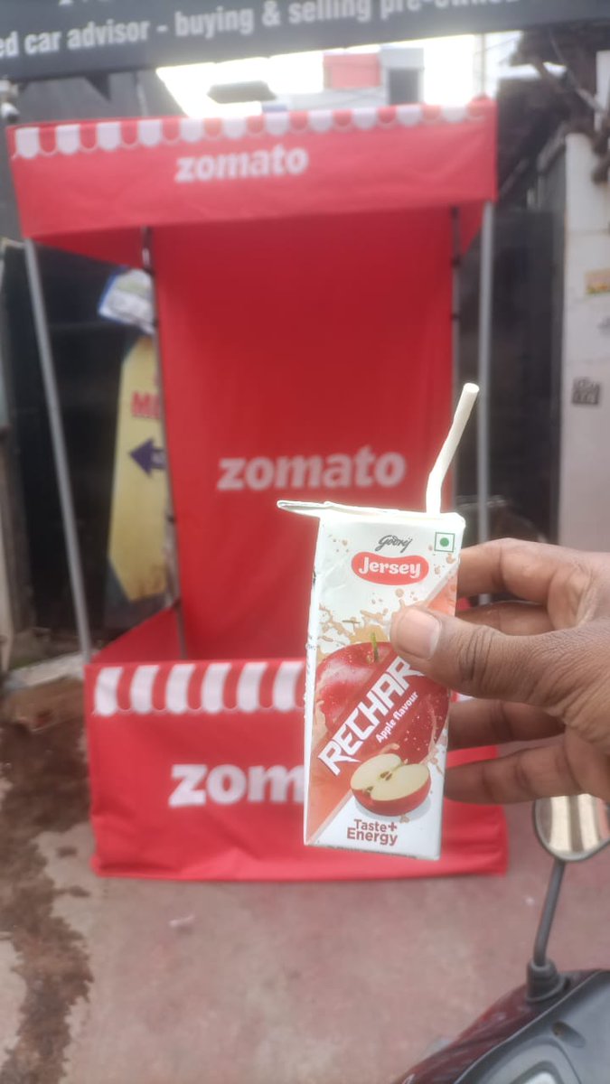 Dear @zomato thank you for giving out
Free Apple 🍎 Juice 🥤 to the #Zomato Delivery Boy's  of Hyderabad this Summer 🌞

Regards,
@TGPWU