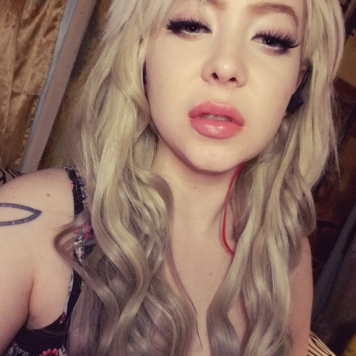 Ich bin so Durstig nach dein Sperma Retweet wenn du in mein mund Spritzt💦