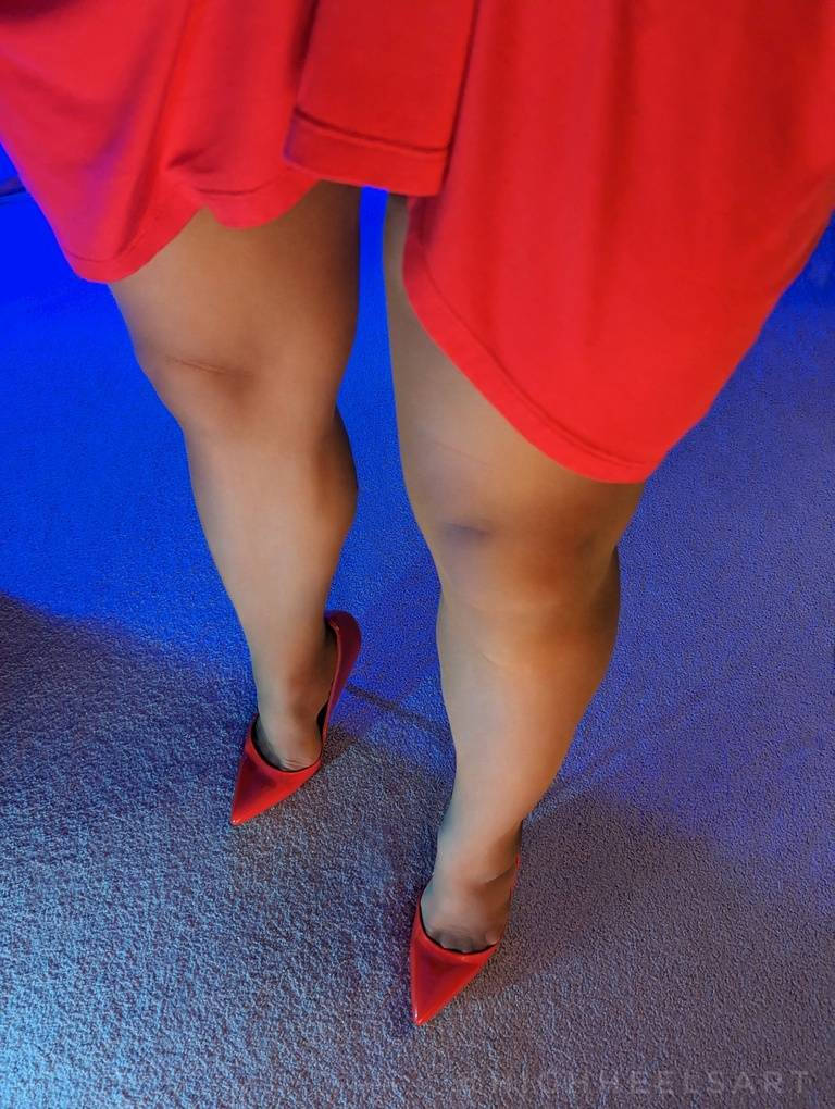 Yep #highheels #highheelpumps #heels #yep #talons #tacones #tacchi #stilettos #stilettopumps #stilettoheels #redpumps