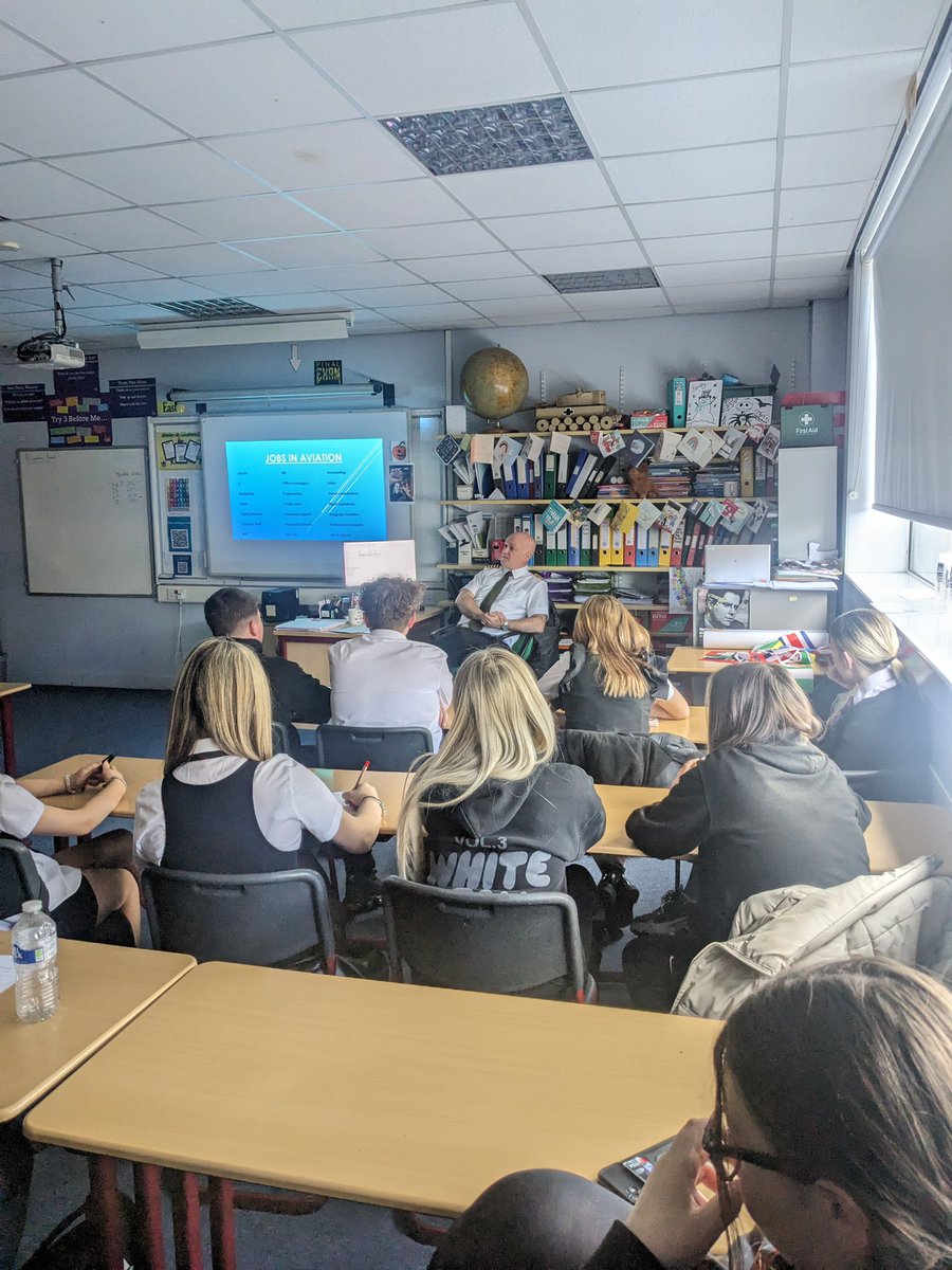 Thank you to Captain Alan MacGregor for speaking to our students on Friday about careers in aviation, travel and tourism. Very inspiring! @DYWGlasgow @TBF_Glasgow